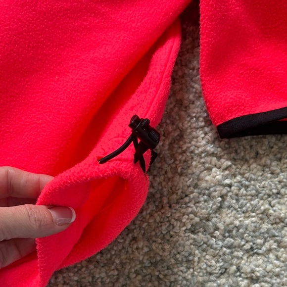The North Face Vibrant Pink Fleece Jacket - Picture 5 of 5